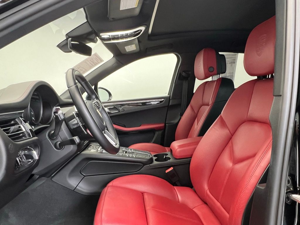Thumbnail: 2021 Porsche Macan - 5