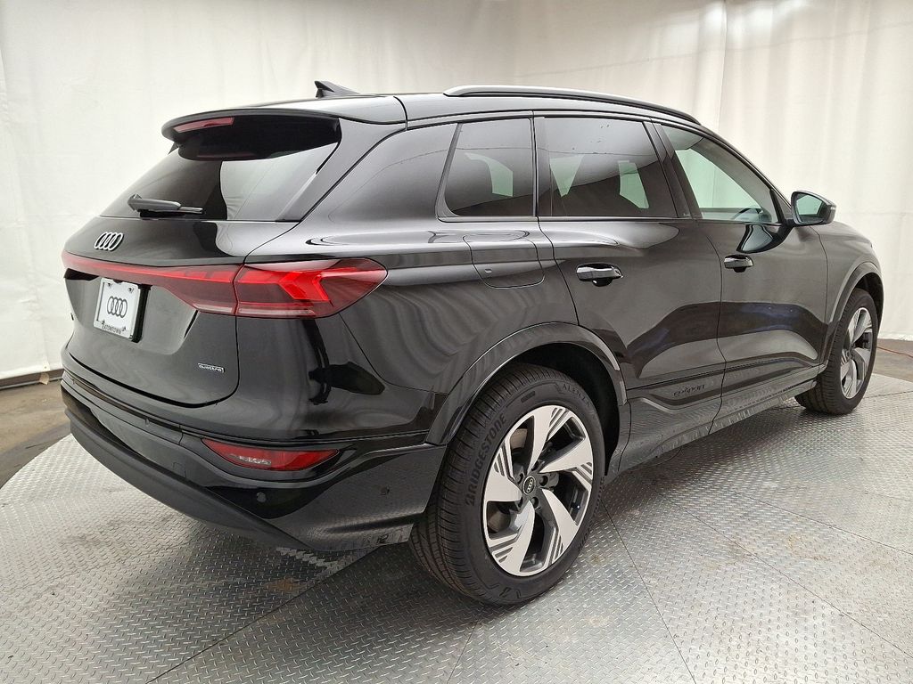 2025 Audi e-tron Premium 3