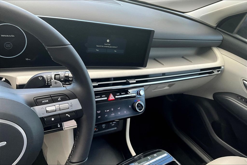 New 2025 Gray Hyundai SEL Convenience image 6