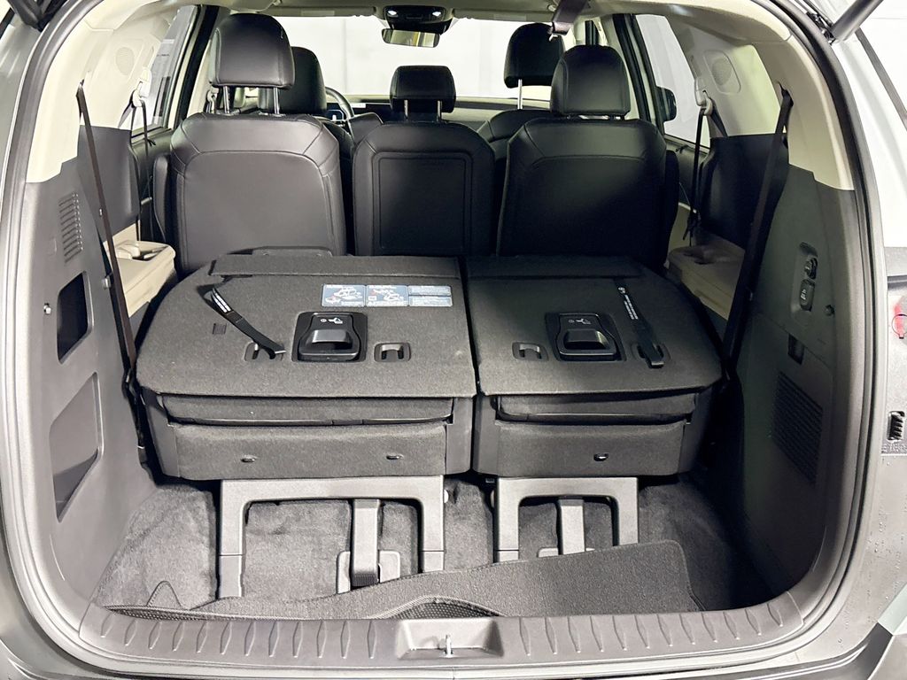 2027 Kia Carnival Hybrid SX