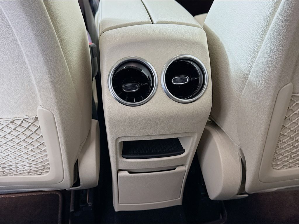 Thumbnail: 2020 Mercedes-Benz GLB - 23