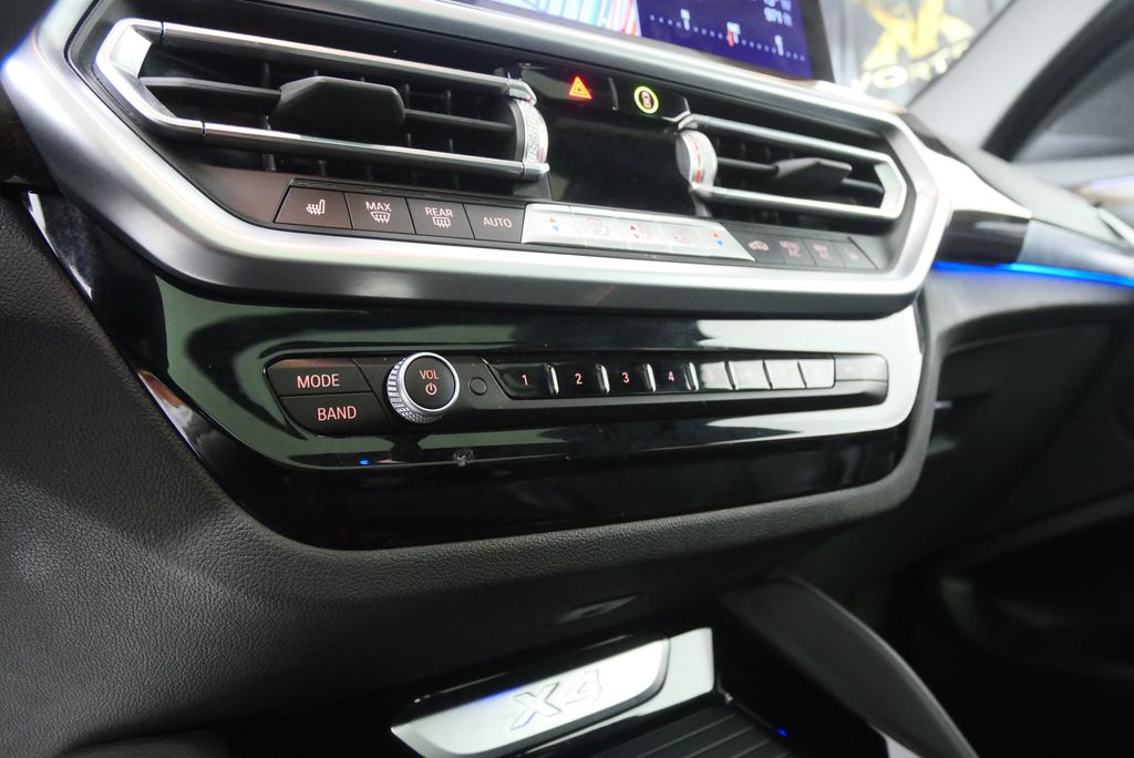 Thumbnail: 2024 BMW X4 - 22