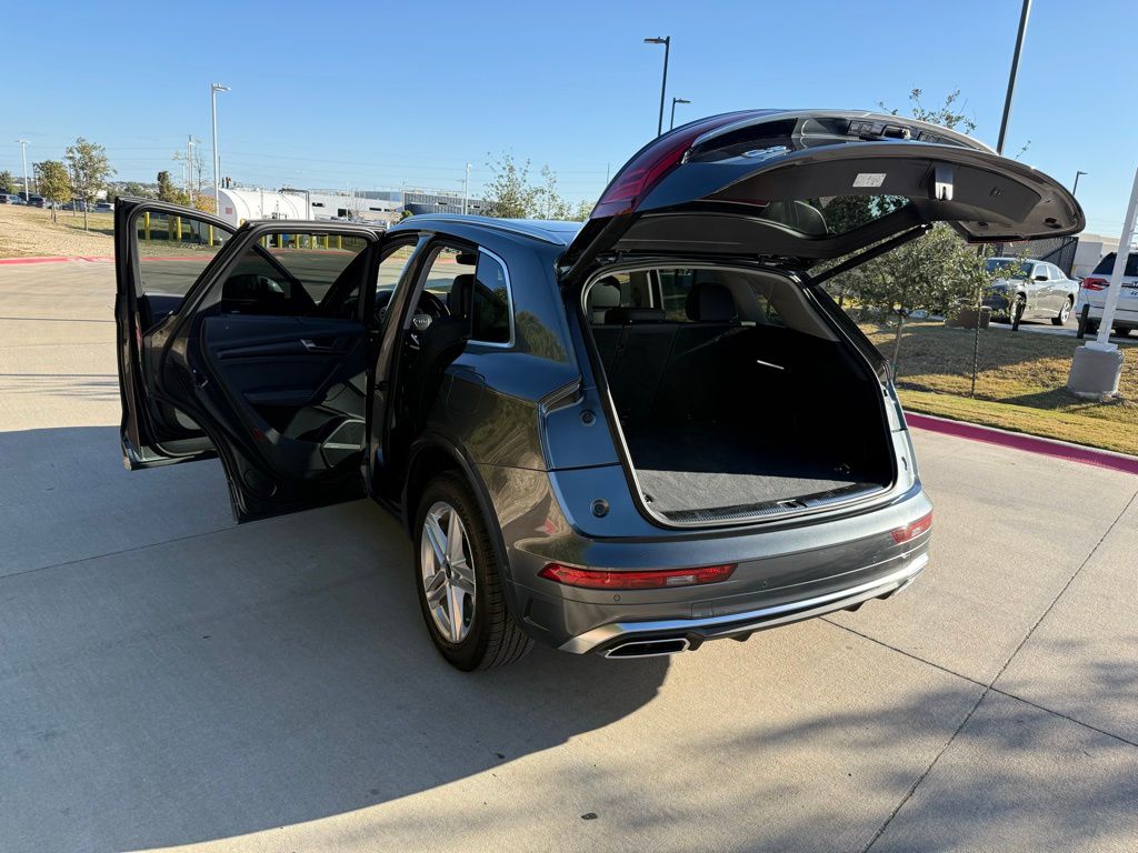 Thumbnail: 2025 Audi Q5 - 25