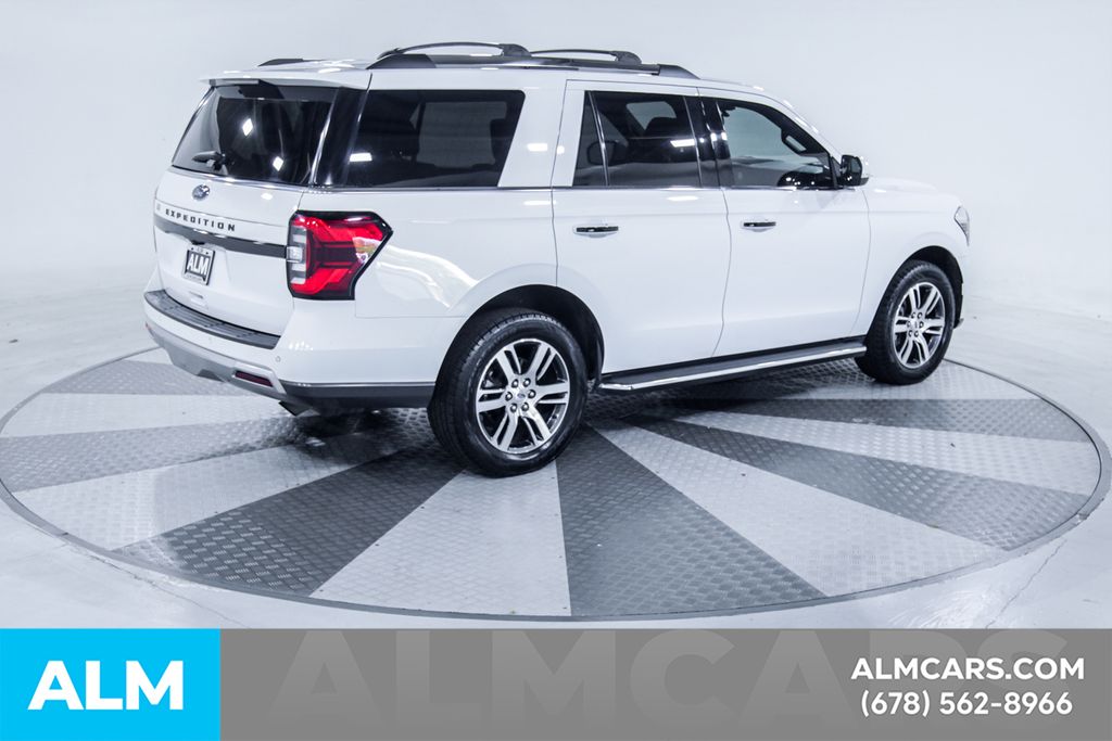 Used 2022 White Ford Limited image 10