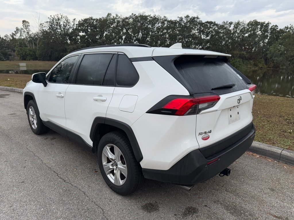 2021 Toyota RAV4 XLE 3