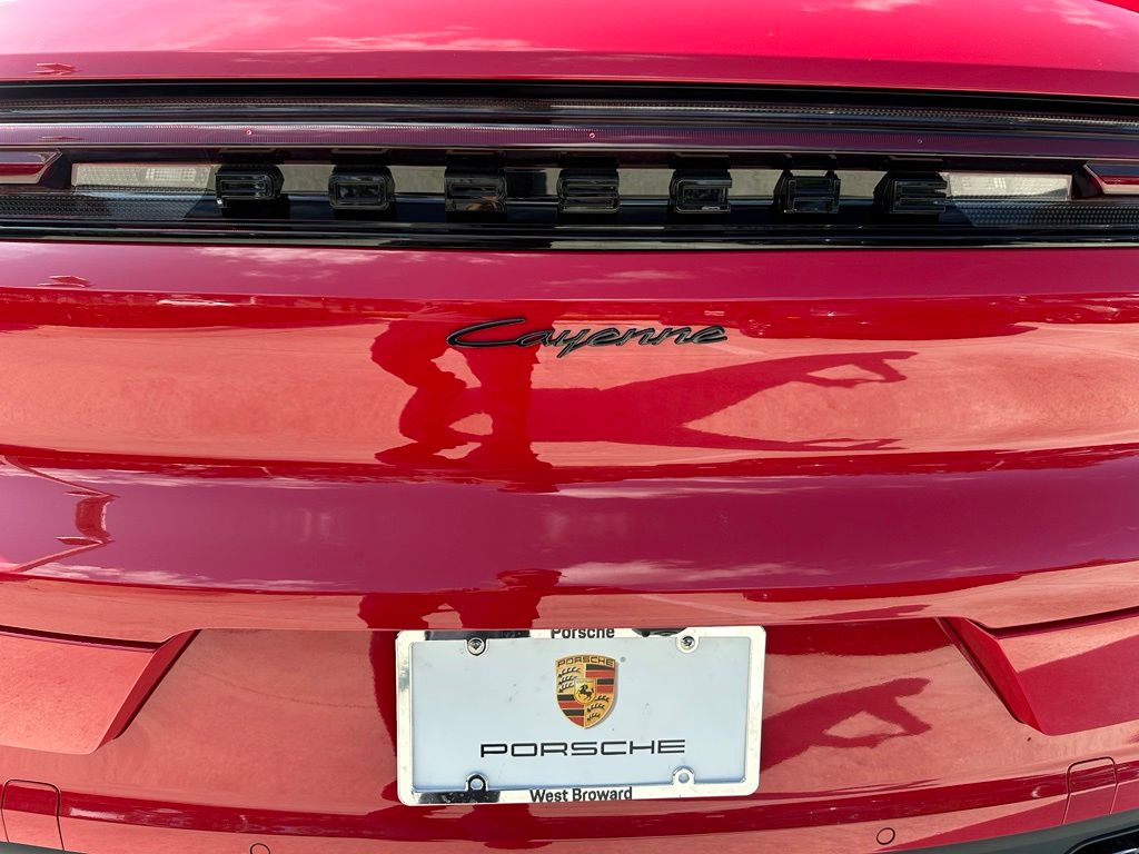 Thumbnail: 2026 Porsche Cayenne - 14
