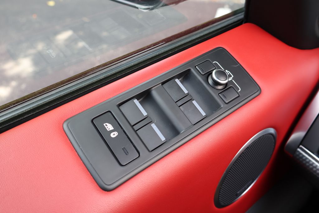 Thumbnail: 2017 Land Rover Range Rover Sport - 32