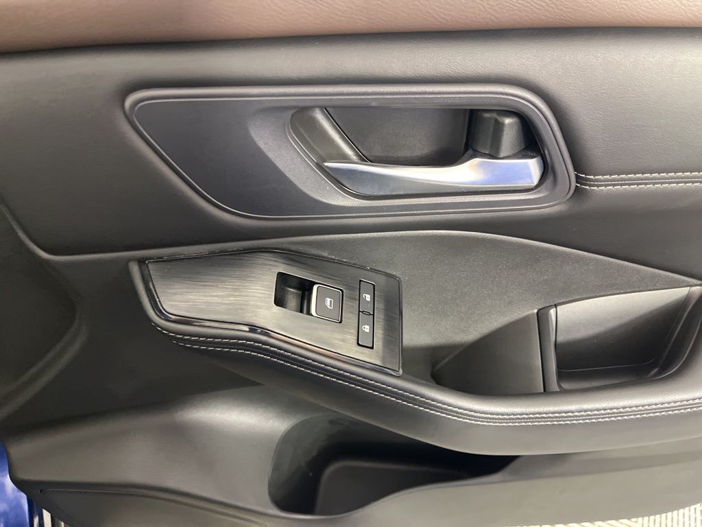 Thumbnail: 2023 Nissan Rogue - 21