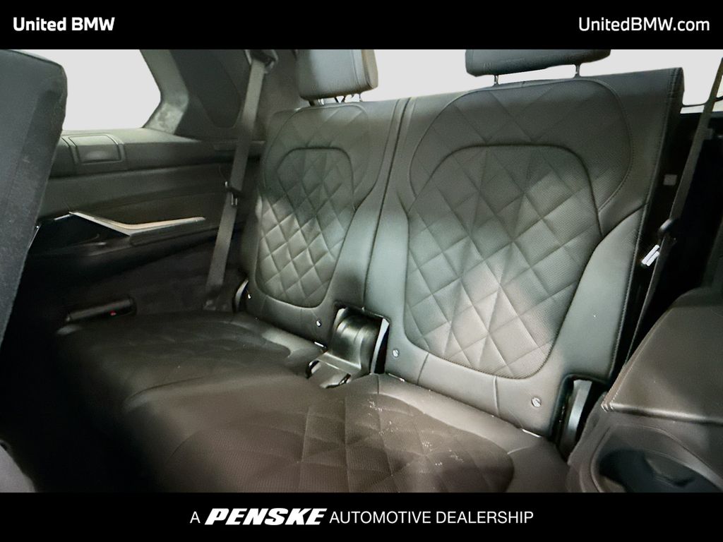 Thumbnail: 2026 BMW X7 - 14