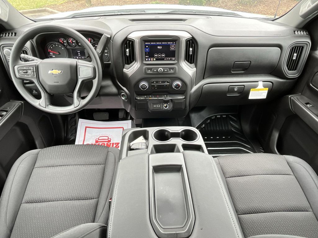 2025 Chevrolet Silverado 1500 WT photo