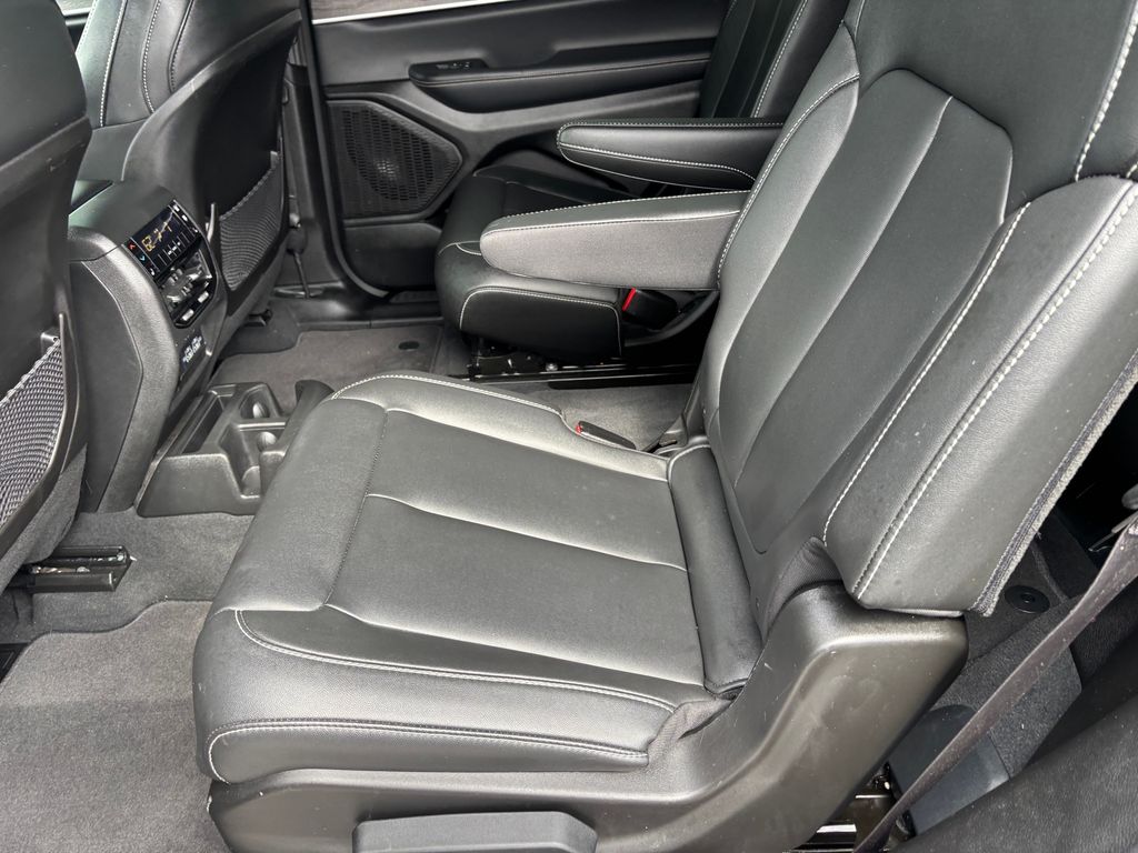 Used Car 2024 Jeep Grand Cherokee L  Limited For Sale Under $35,000 In Austin, Texas