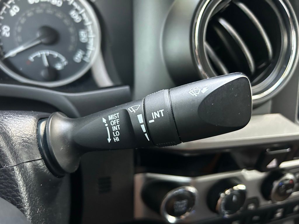 2016 Toyota Tacoma Limited 25