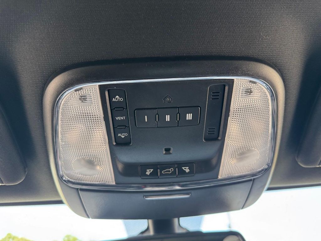 Used 2015 Granite Crystal Metallic Clearcoat Jeep Limited image 17