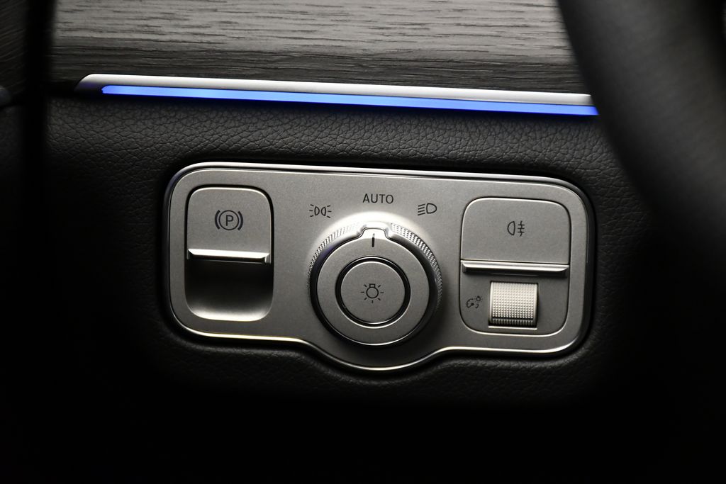 Thumbnail: 2026 Mercedes-Benz GLS - 21