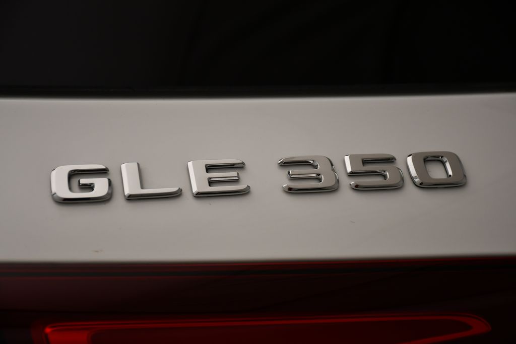 Thumbnail: 2026 Mercedes-Benz GLE - 9