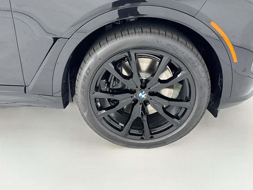 Thumbnail: 2027 BMW X7 - 31