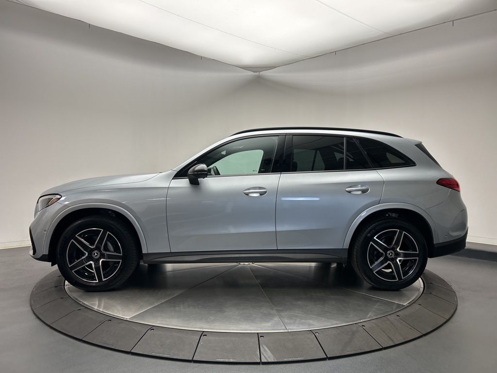 Thumbnail: 2025 Mercedes-Benz GLC - 4