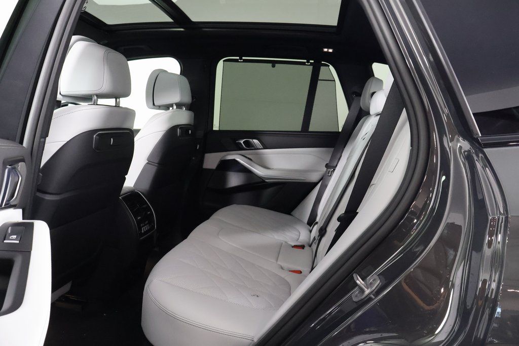 Thumbnail: 2026 BMW X5 - 6