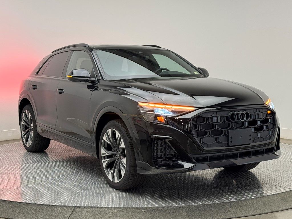 2025 Audi Q8 Premium Plus 2