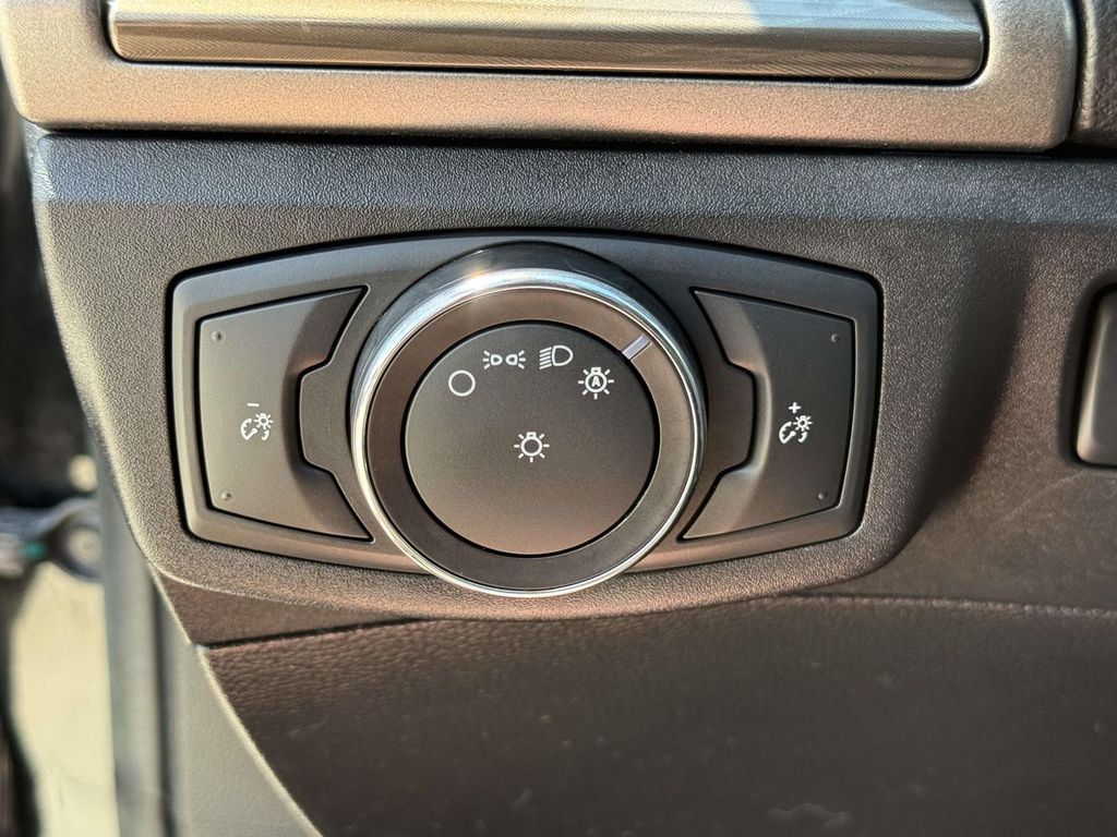 Used 2018 Black Ford SE image 32