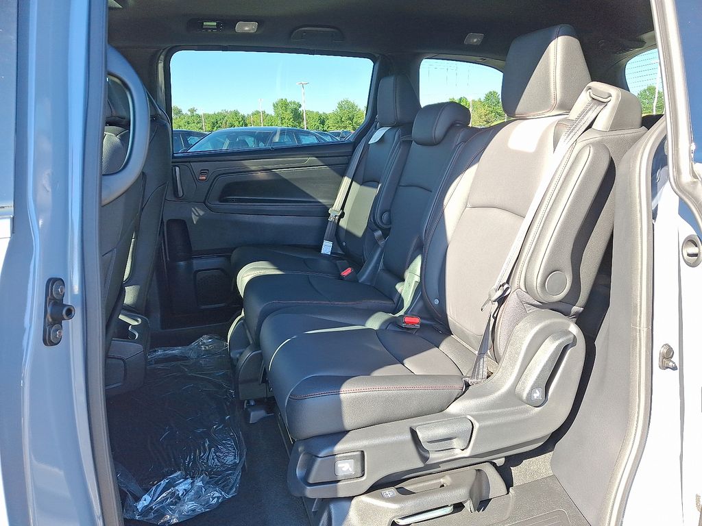 Thumbnail: 2026 Honda Odyssey - 5