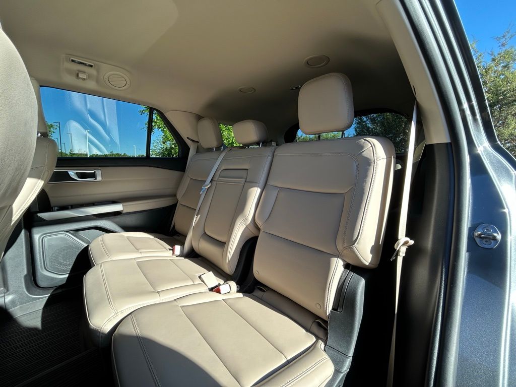 2022 Ford Explorer XLT 5