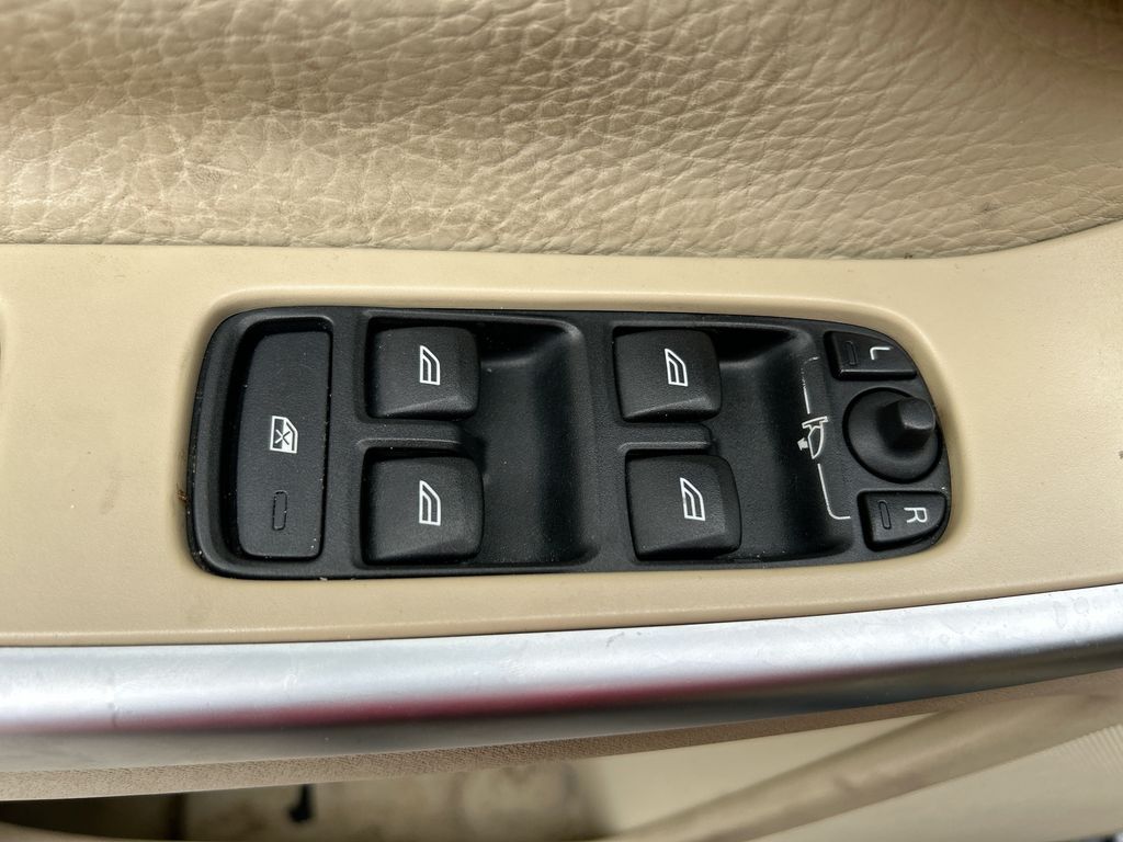 Thumbnail: 2011 Volvo XC60 - 14