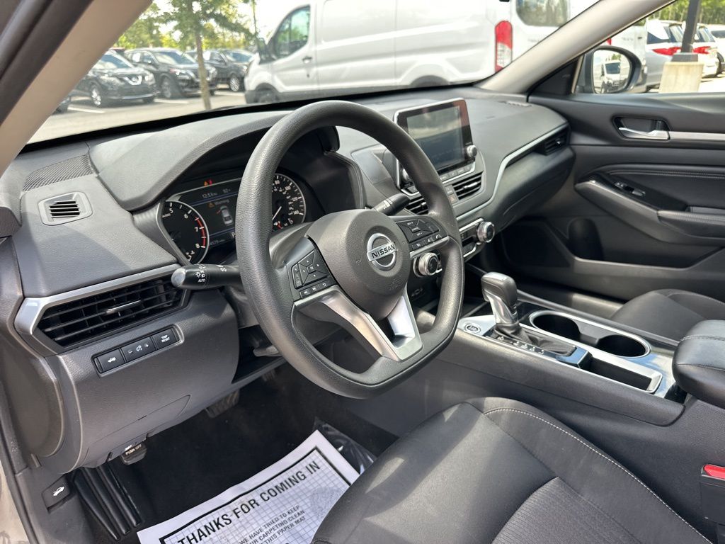 2021 Gun Metallic Nissan Altima 2.5 SV FWD Sedan