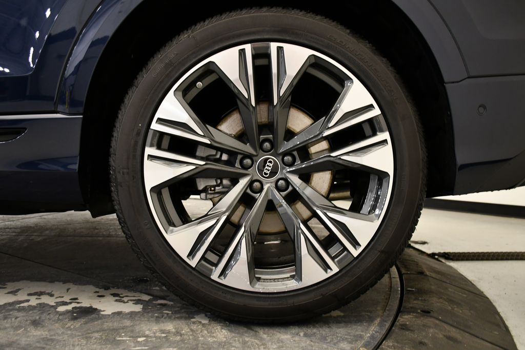 Thumbnail: 2026 Audi Q8 - 15