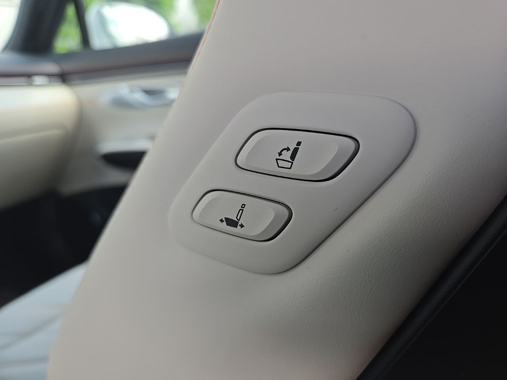 Thumbnail: 2026 Genesis GV70 - 31