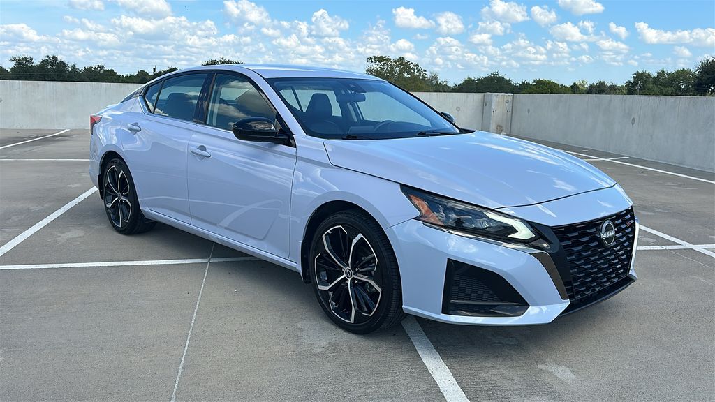 2025 Nissan Altima 2.5 SR Gray at Central Houston Nissan