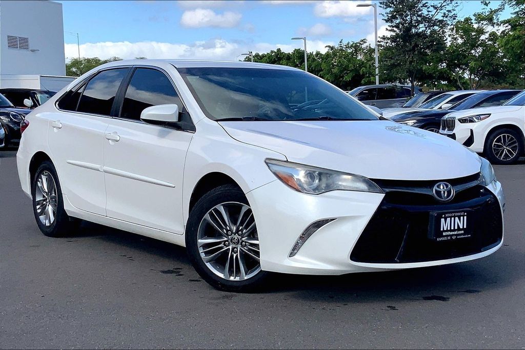  2015 Toyota Camry SE   