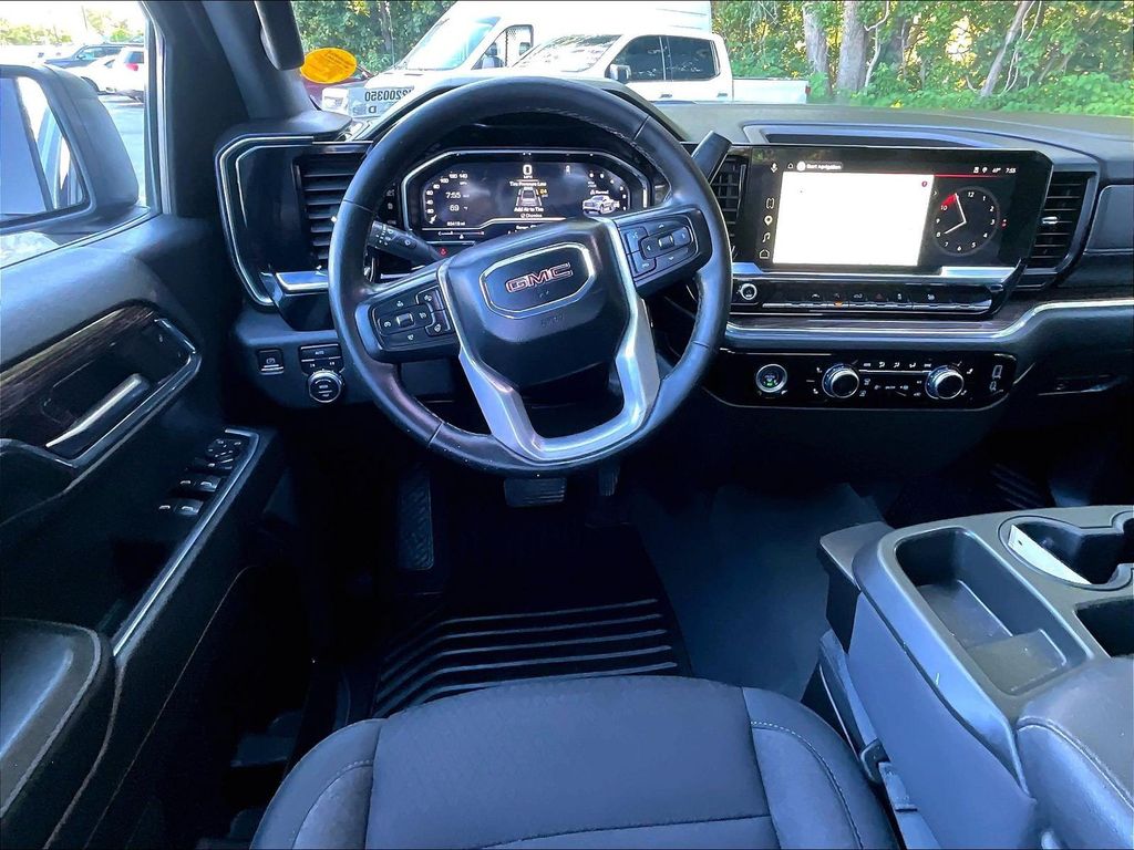 2023 GMC Sierra 1500 — photo 16