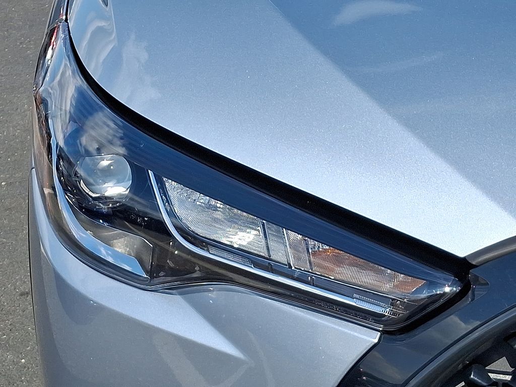 Thumbnail: 2023 Toyota Corolla Cross - 9