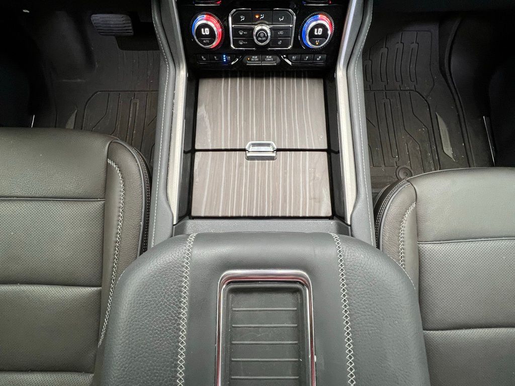 2024 GMC Yukon XL Denali 13