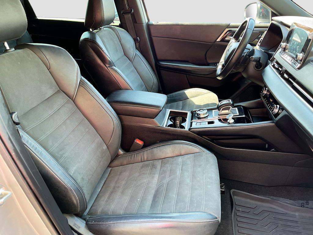 Used 2022 Silver Mitsubishi Black Edition image 29