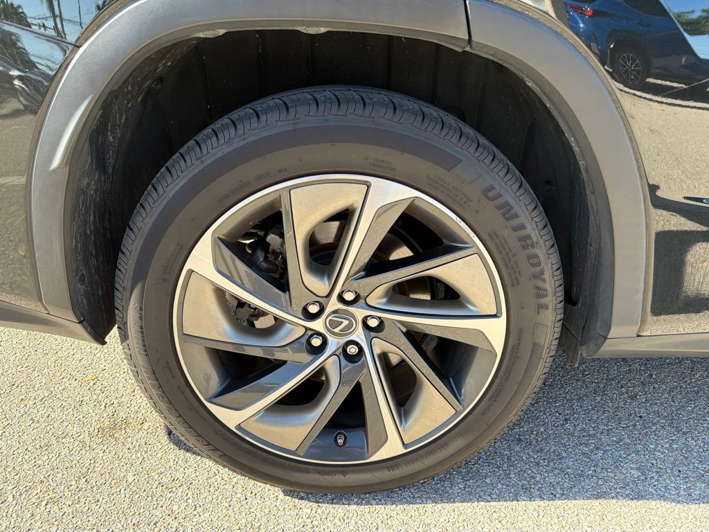Used 2019  Lexus 350L image 16