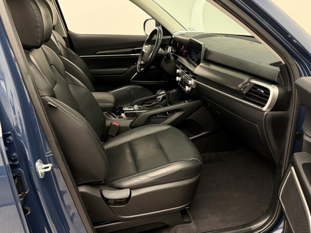 Thumbnail: 2023 Kia Telluride - 14