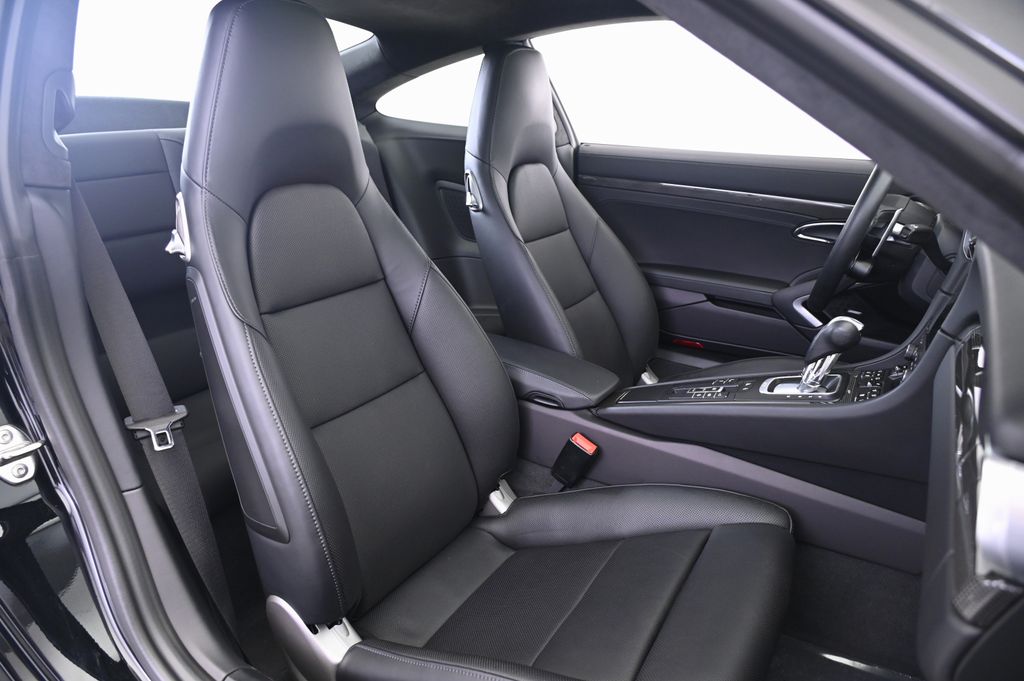 Thumbnail: 2017 Porsche 911 - 19