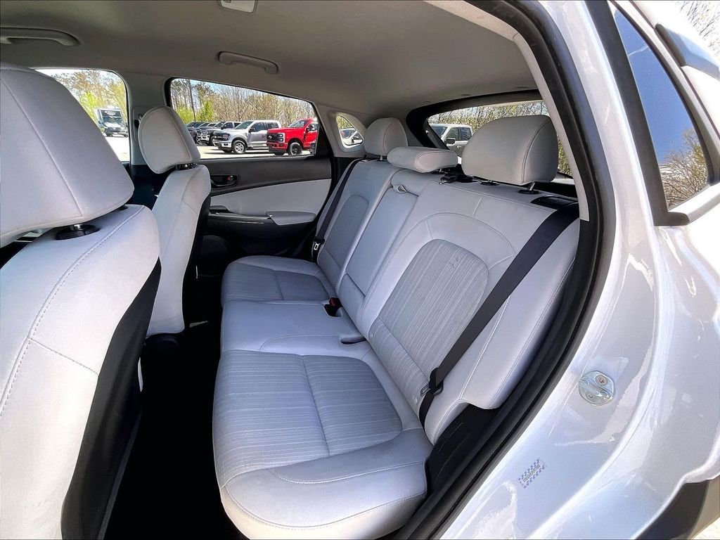 2023 Hyundai Kona — photo 13