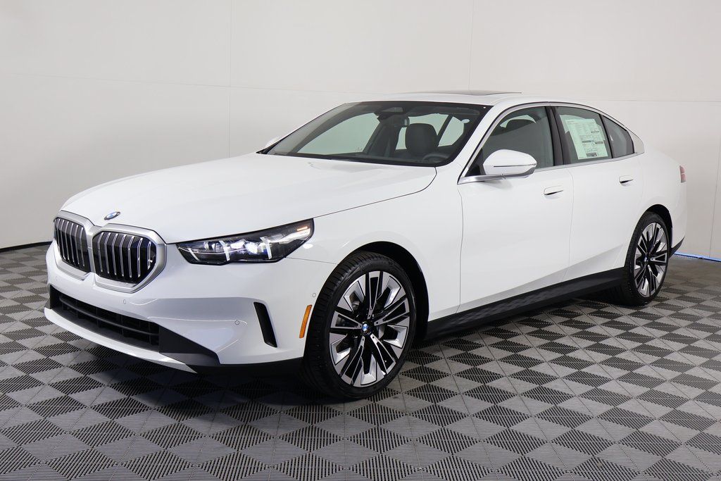 Thumbnail: 2027 BMW 5 Series - 1