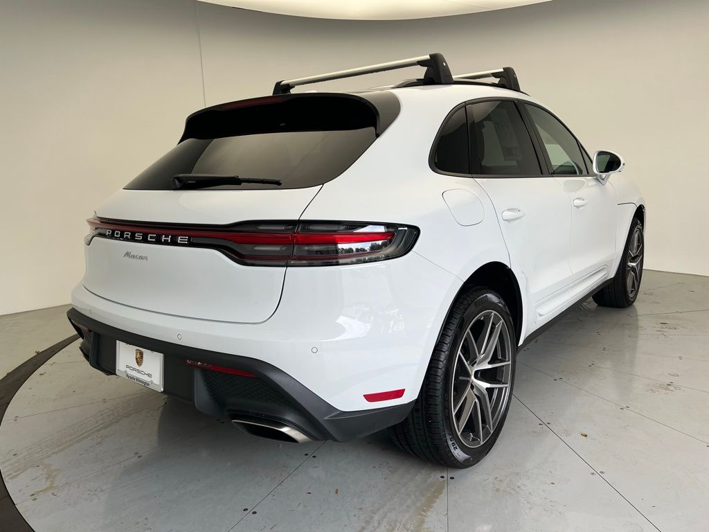 2025 Porsche Macan  22