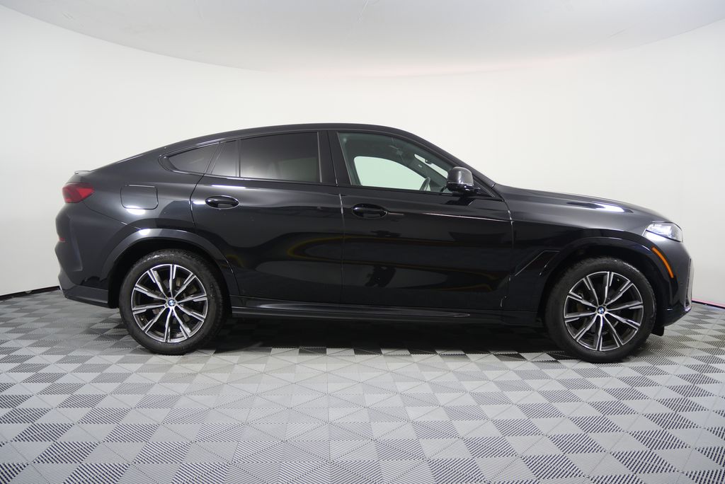 Thumbnail: 2025 BMW X6 - 2