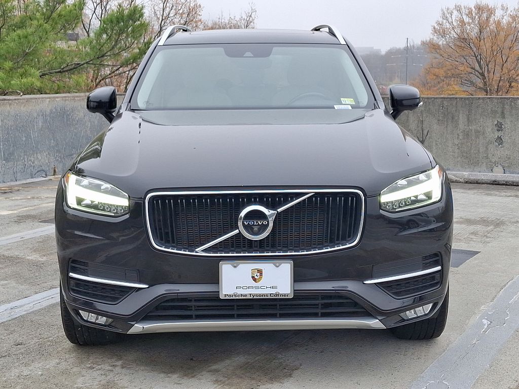 2017 Volvo XC90 T6 Momentum 2