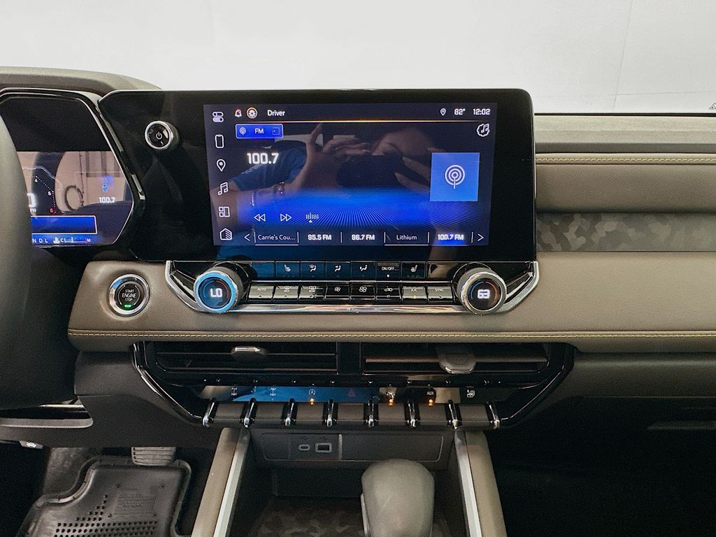 Thumbnail: 2024 Chevrolet Colorado - 15