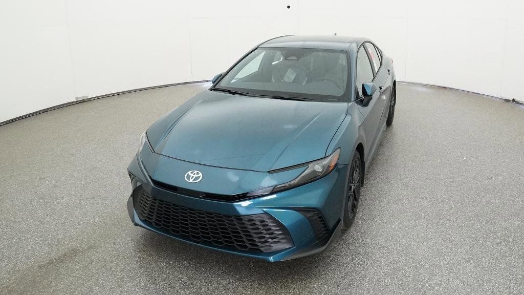 2025 Toyota Camry SE 18
