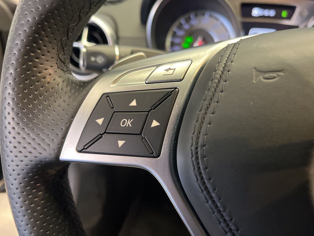 Thumbnail: 2016 Mercedes-Benz SL-Class - 15