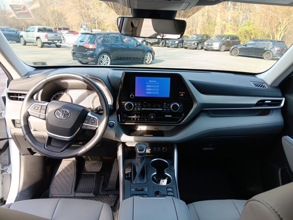 2023 Toyota Highlander L 12