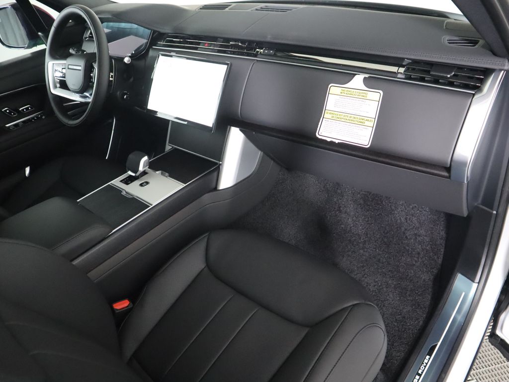 Thumbnail: 2026 Land Rover Range Rover - 18