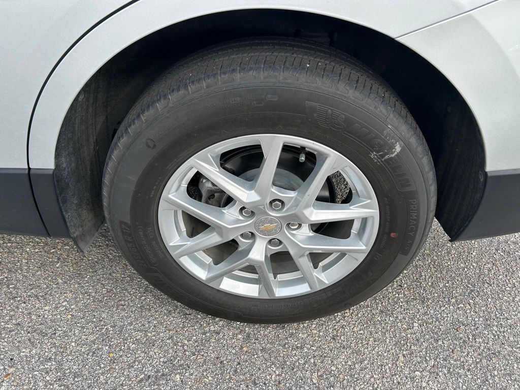 Thumbnail: 2022 Chevrolet Equinox - 10